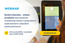 kobieta klikająca w ekran butelkomatu, webinar interzero o systemie kaucyjnym