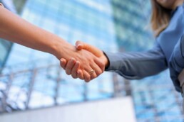 uścisk dłoni partner interzero