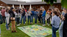 integracja pracowników interzero wspólne układanie logotypu interzero
